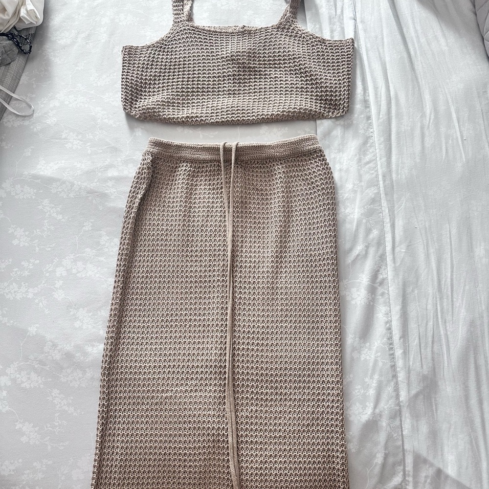 Elegant Beige Knit Skirt set